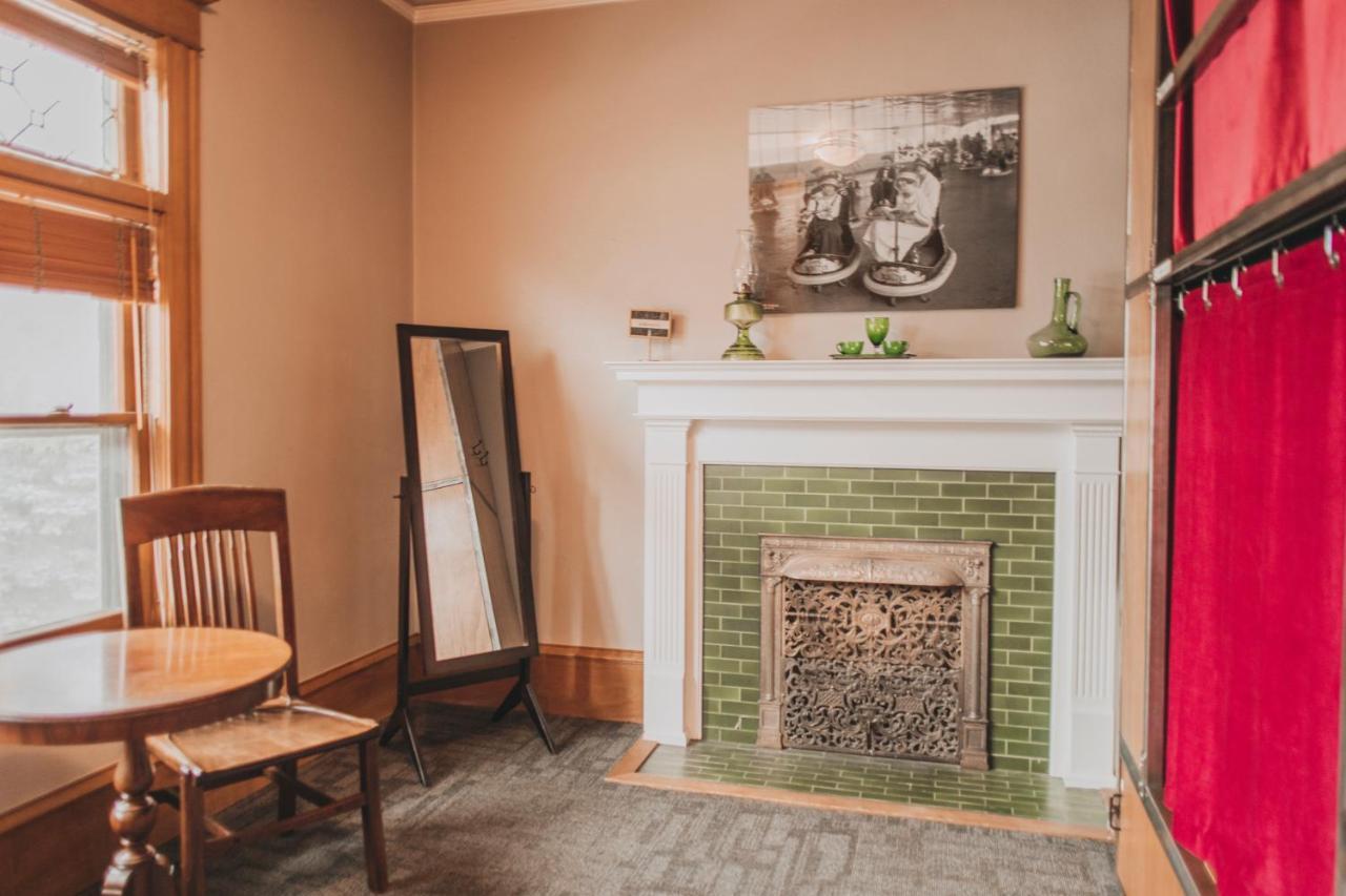 Ember Hostel Денвер Екстер'єр фото